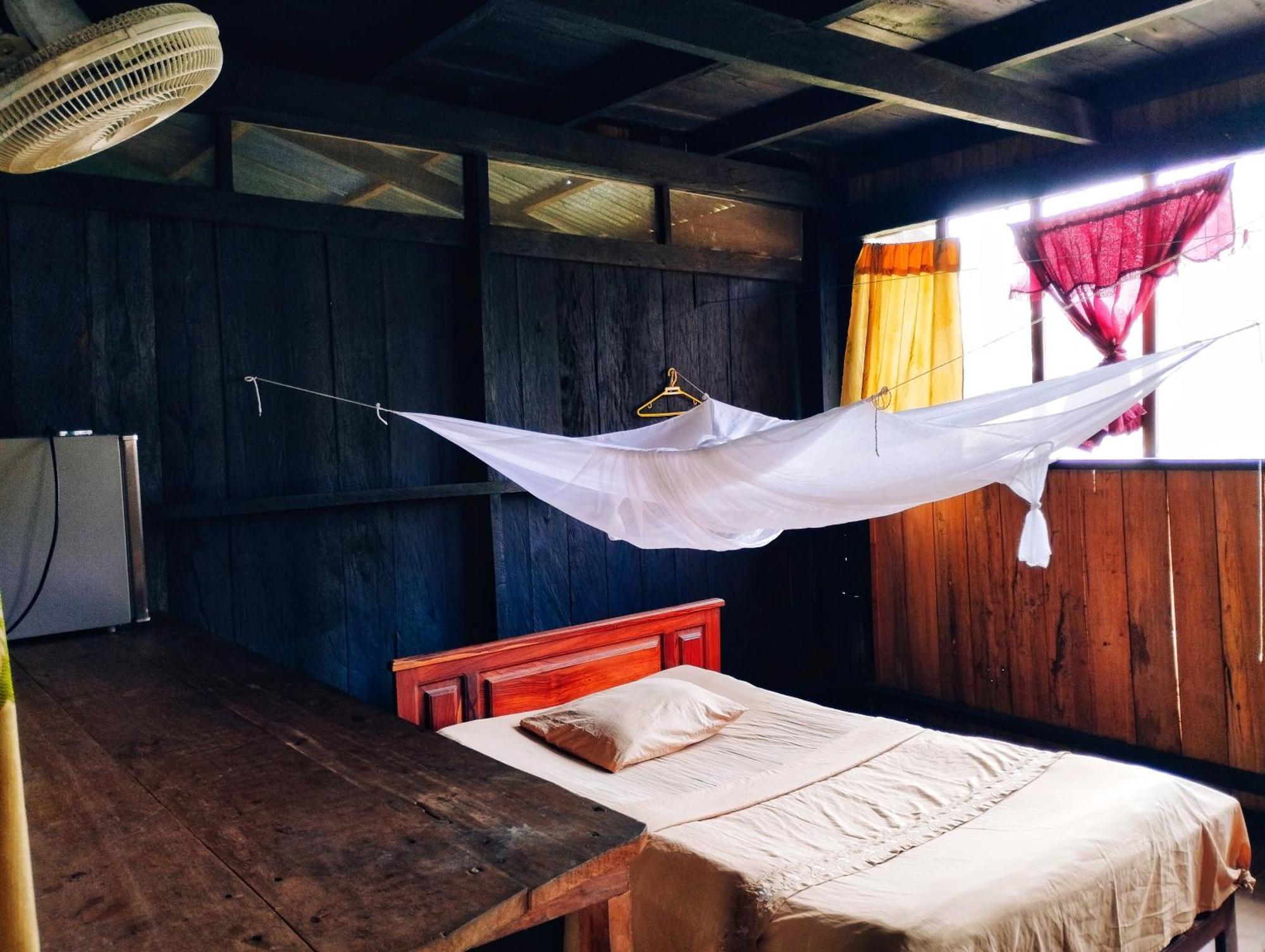 Hospedaje Y Tours Reina Arriera Amazonas Colombia Macedonia ภายนอก รูปภาพ