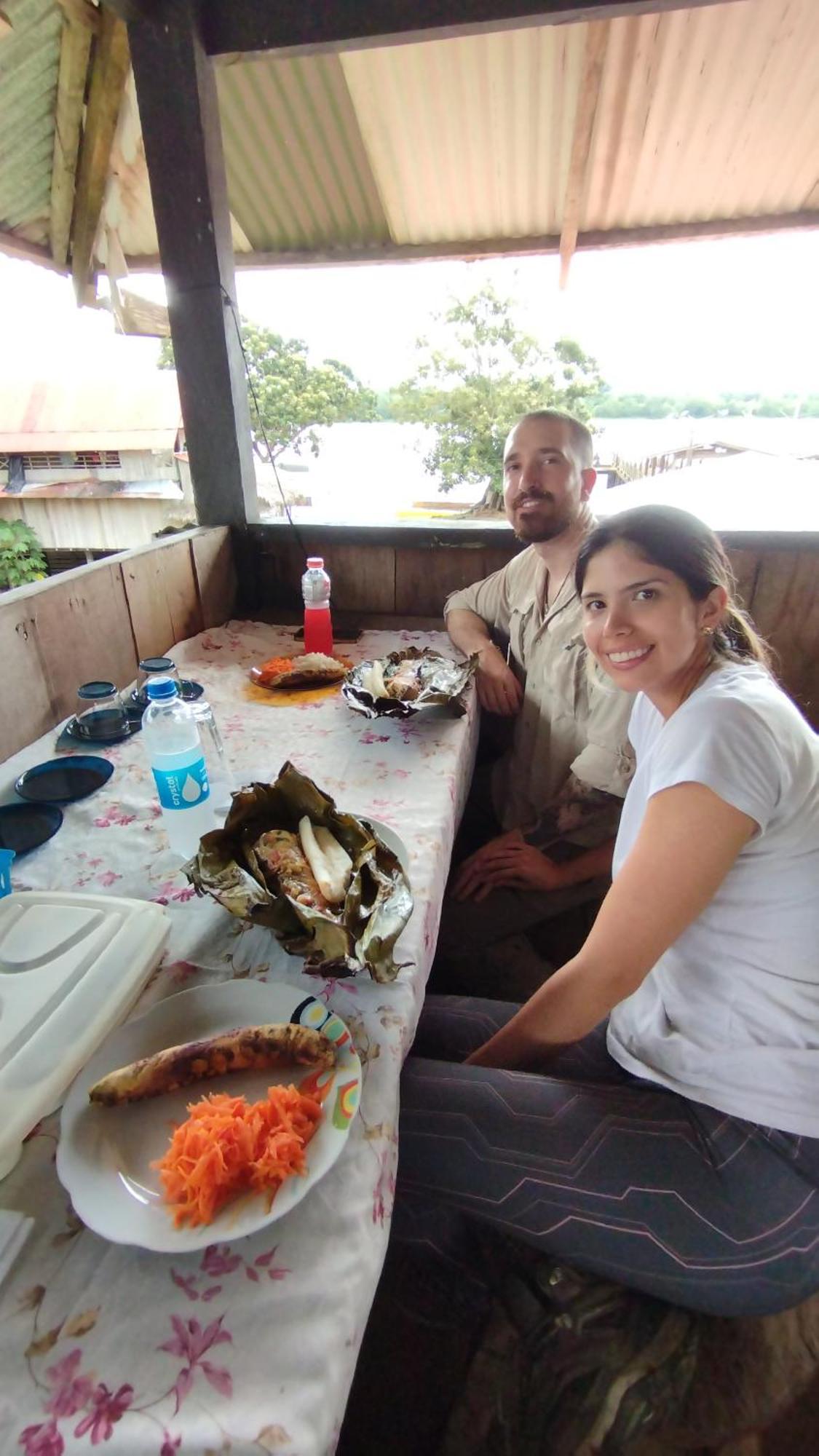 Hospedaje Y Tours Reina Arriera Amazonas Colombia Macedonia ภายนอก รูปภาพ