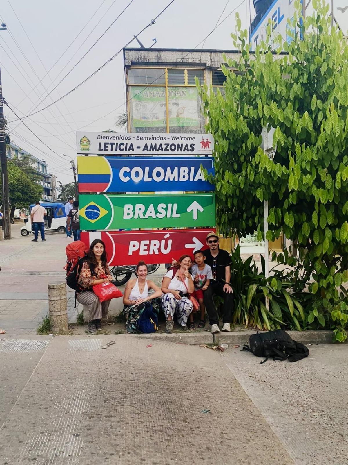 Hospedaje Y Tours Reina Arriera Amazonas Colombia Macedonia ภายนอก รูปภาพ